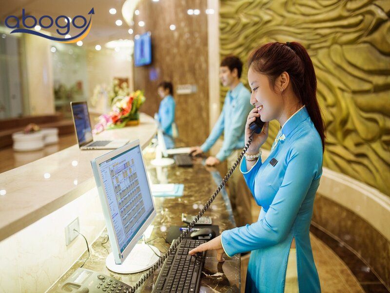 Operator tư vấn và hỗ trợ khách hàng