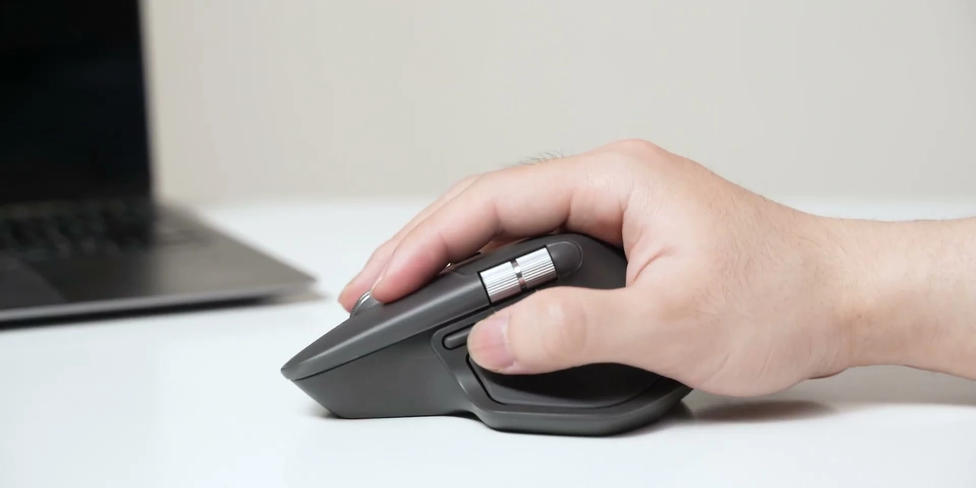 So sánh Logitech MX Master 4 và MX Master 3S