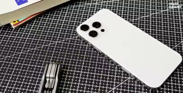 Khác biệt về ngoại hình và chất liệu