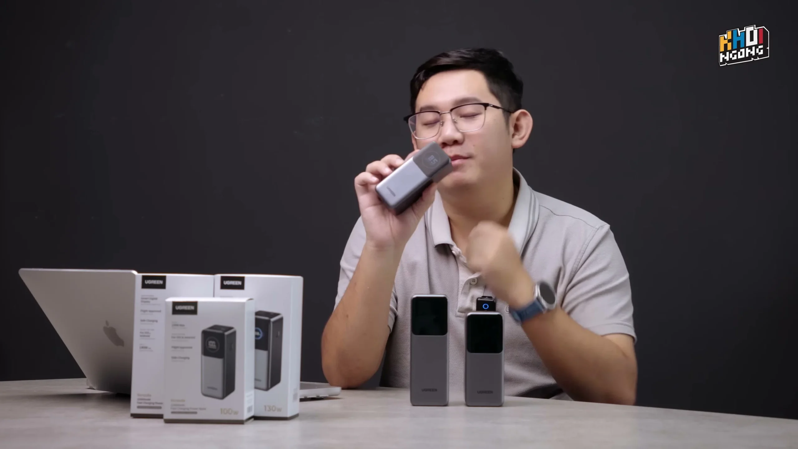 man hinh hien thi cam xuc tren sac du phong ugreen