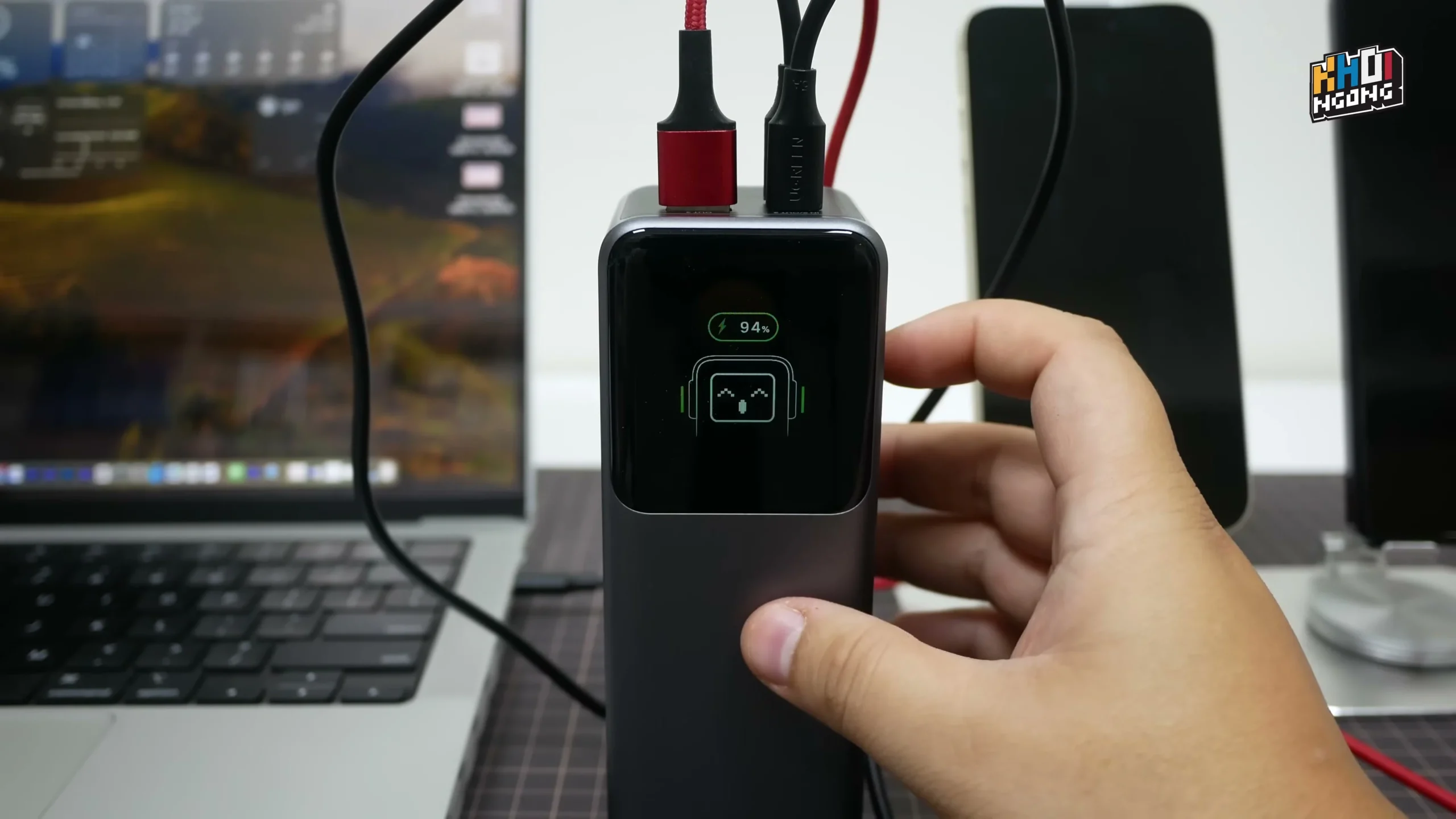 test sac thuc te cho laptop va iphone