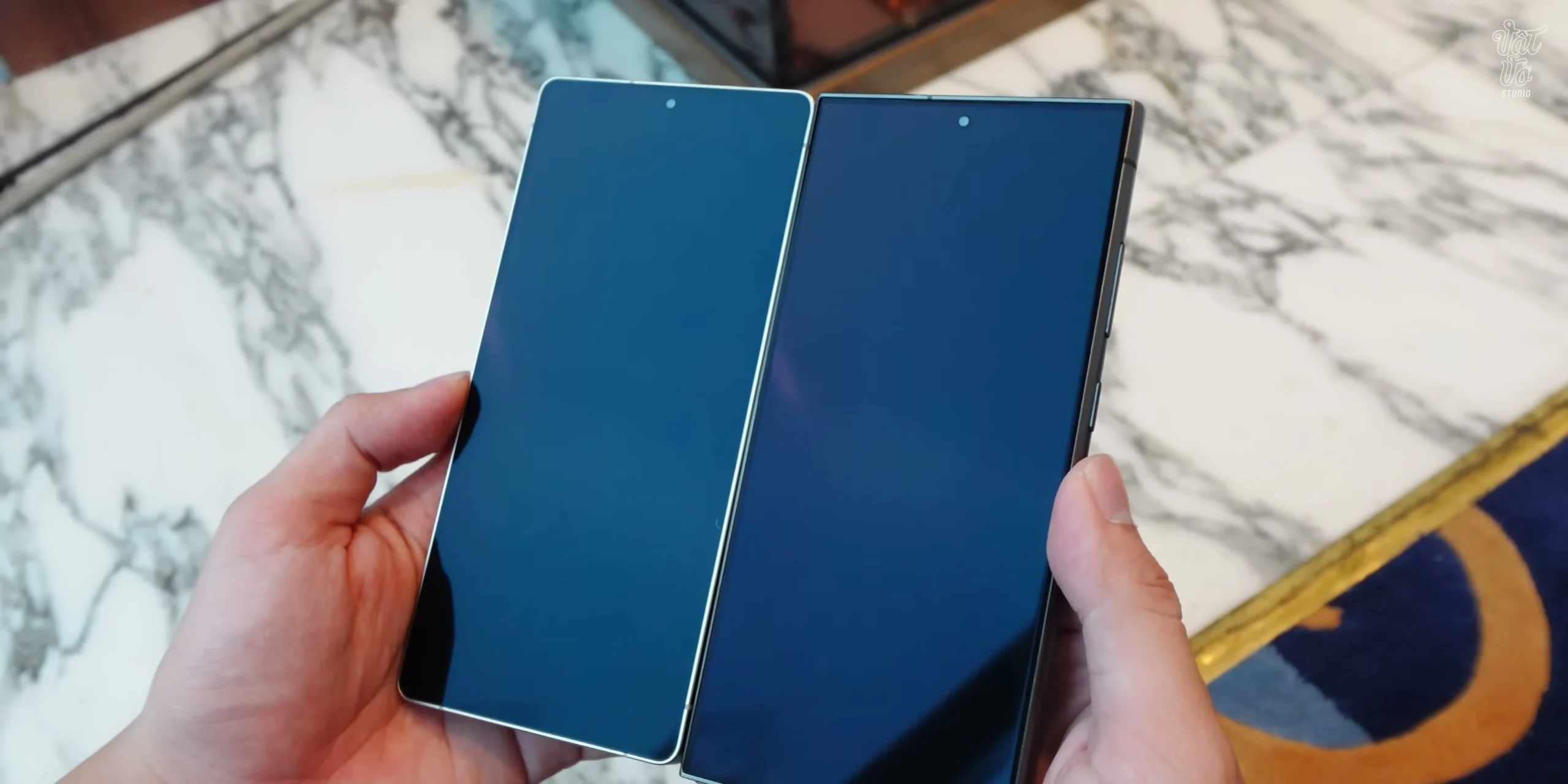 Khả năng hiển thị và lớp phủ chống chói của màn hình S25 Ultra dưới ánh nắng tại giây 07:25