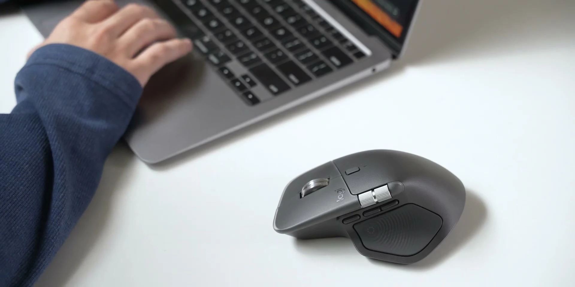 Logitech MX Master 4 thiết kế công thái học