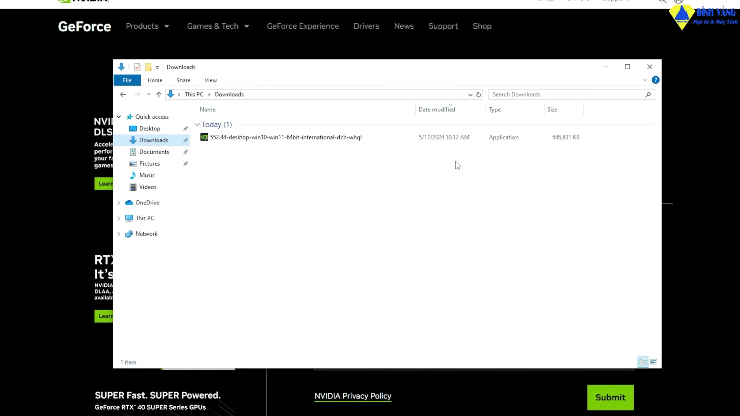 Cửa sổ cài đặt NVIDIA Installer đang giải nén dữ liệu