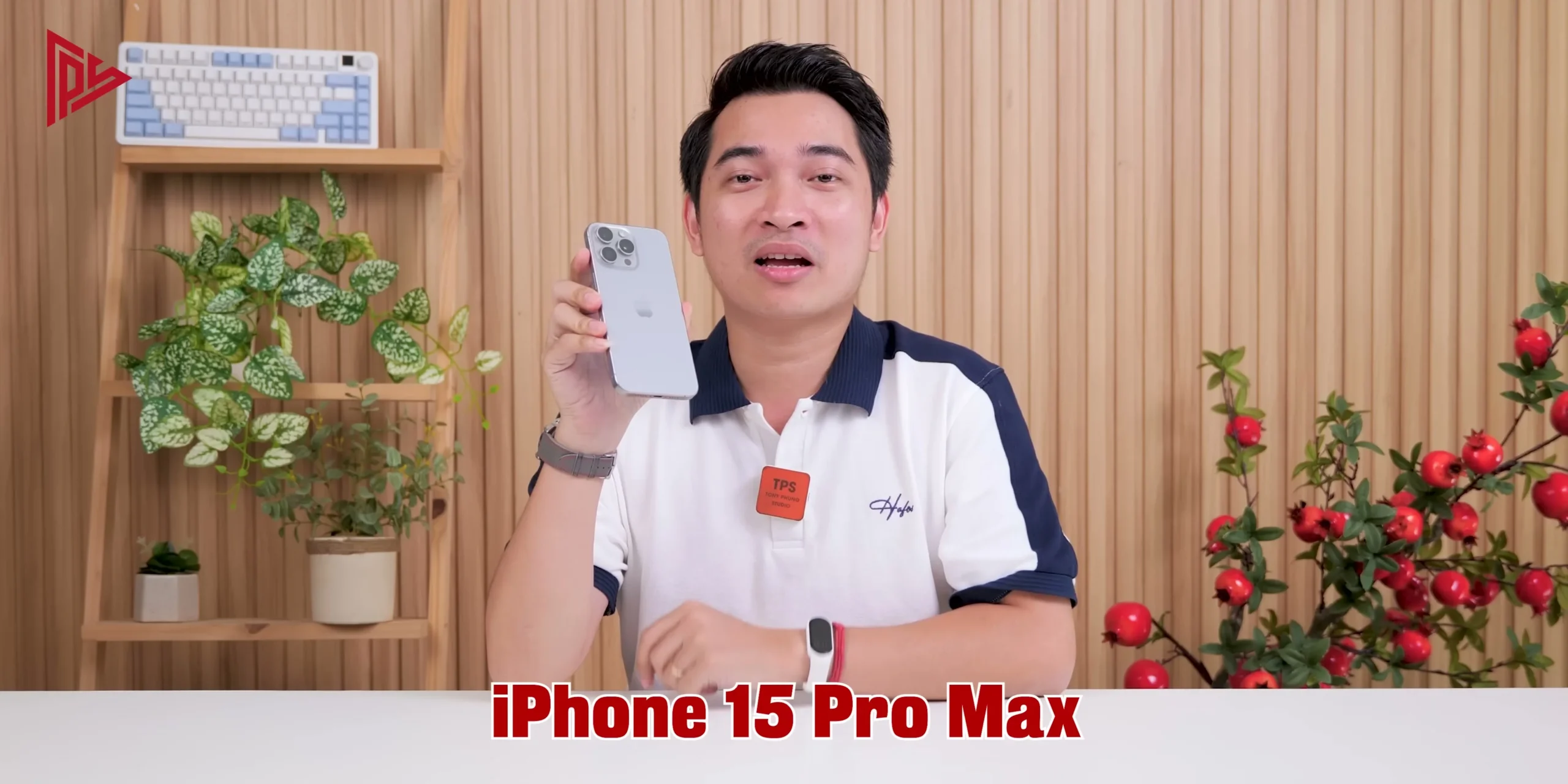 Màn hình bắt đầu với iPhone 15 Pro Max màu titan