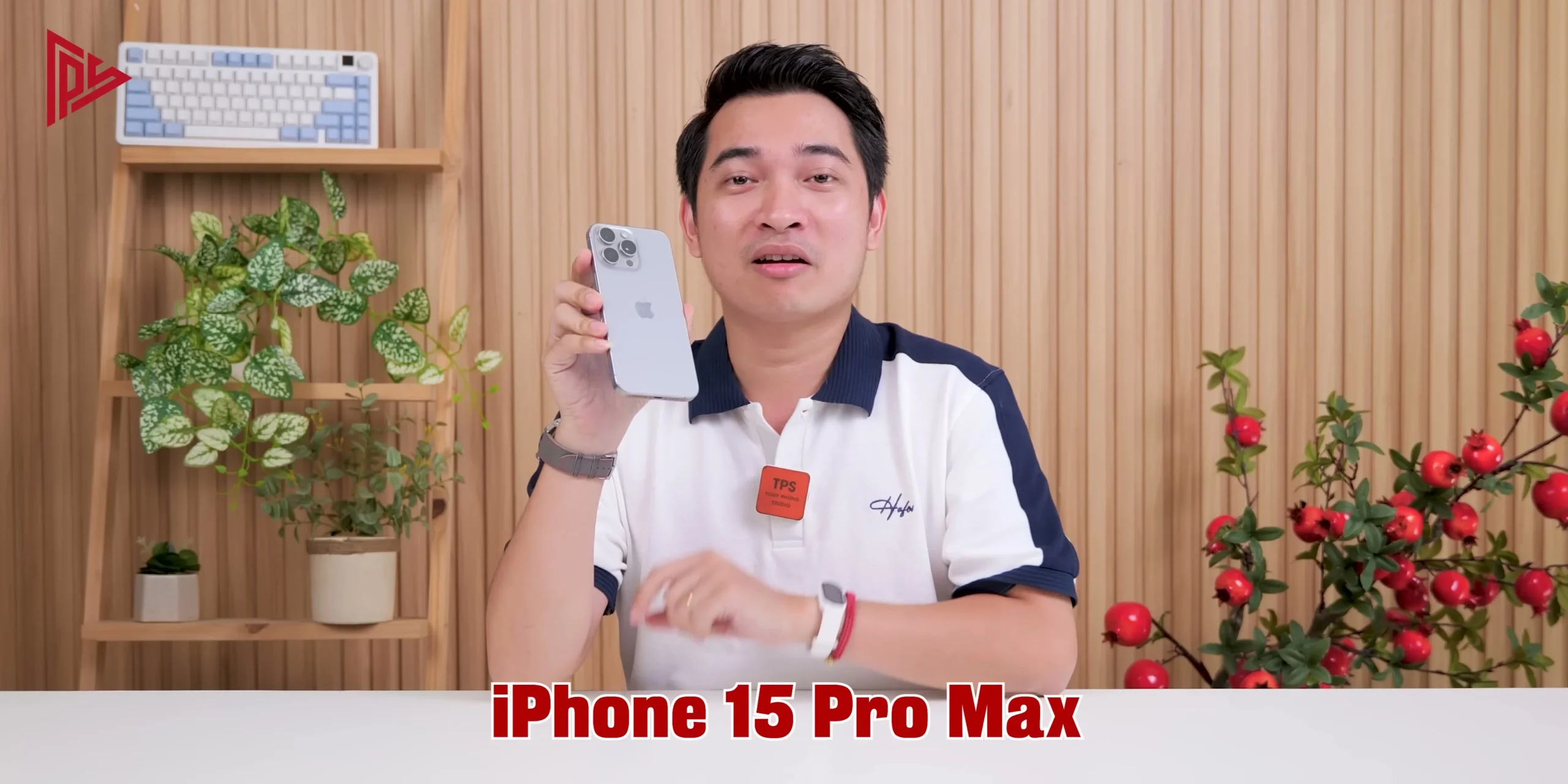Khung viền Titanium màu Titan tự nhiên