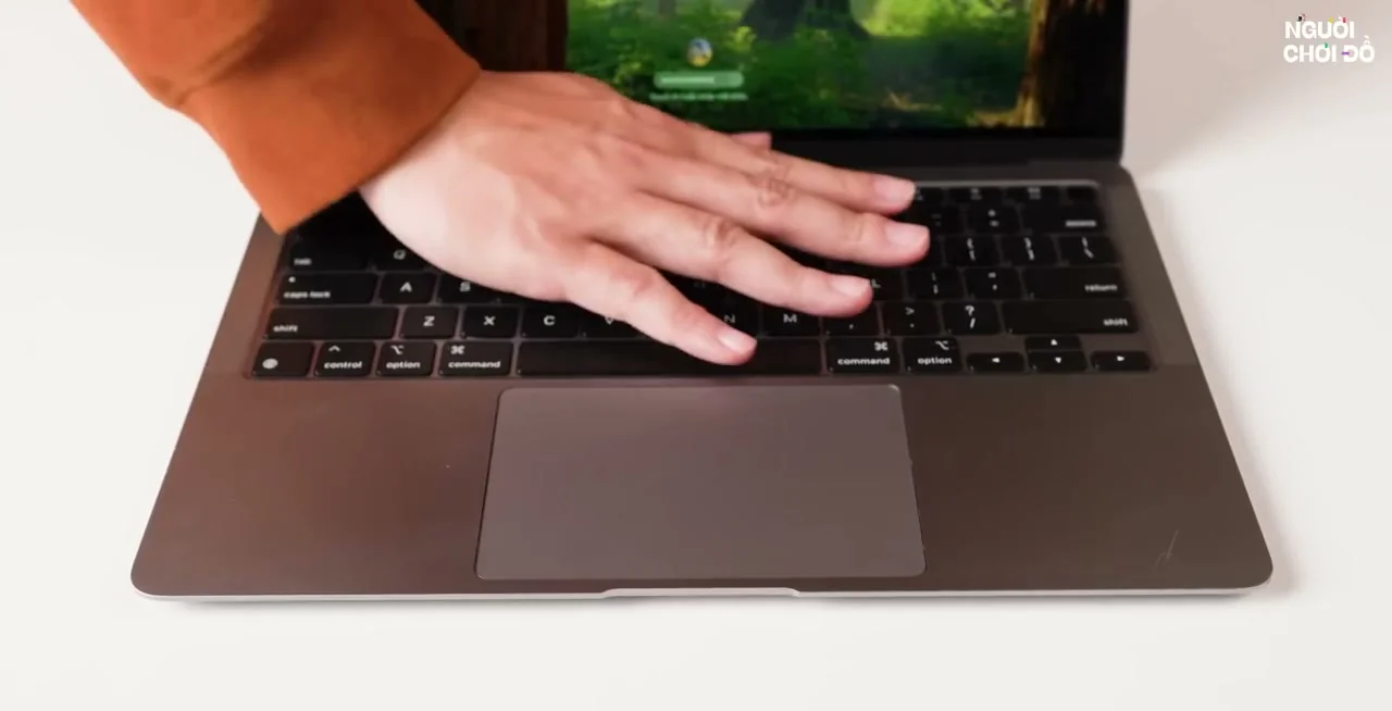 Review keyboard and trackpad reliability