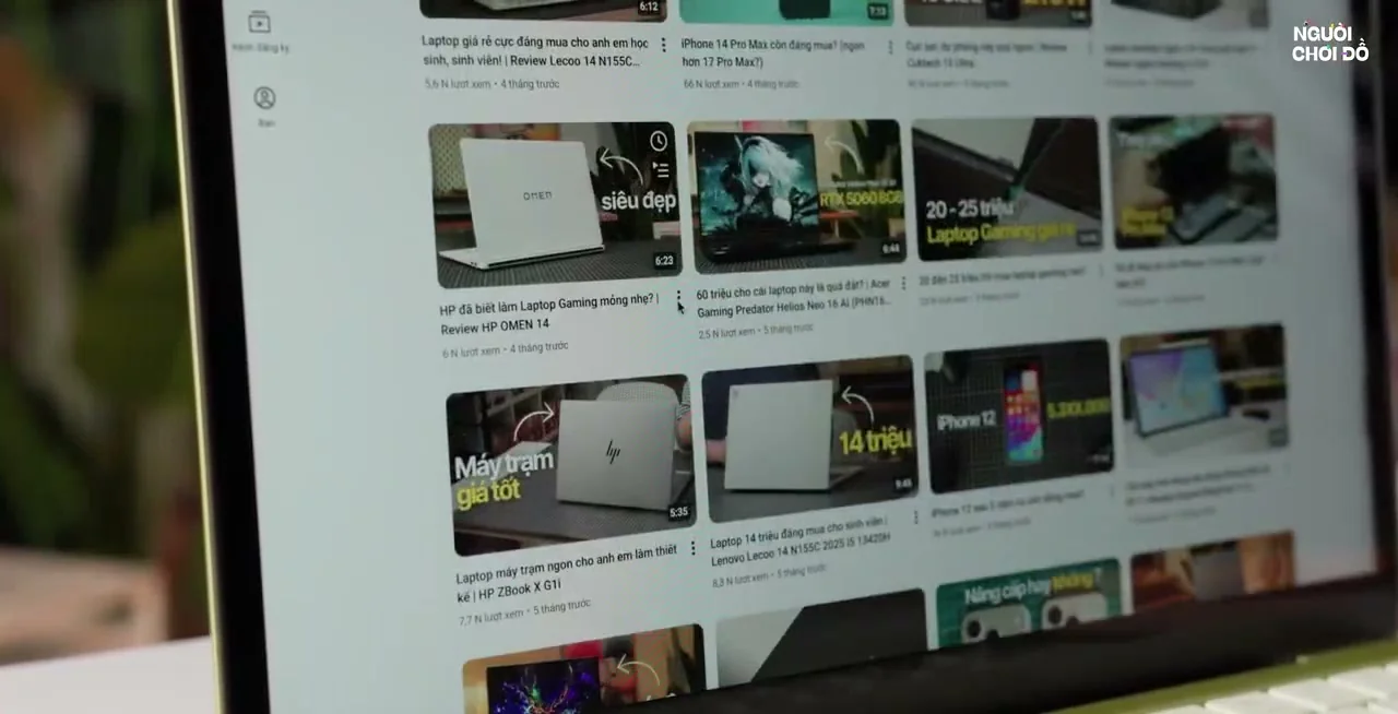Bàn phím và Trackpad trong quá trình gõ